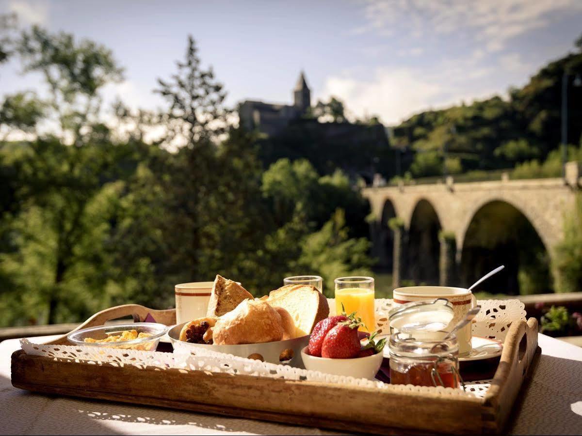 Logis Hotel Restaurant Du Pont Ambialet المظهر الخارجي الصورة